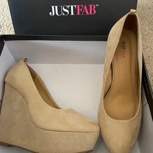 Nude Just Fab suede wedges
